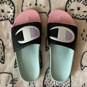 Champion pastel slides size 8 women’s